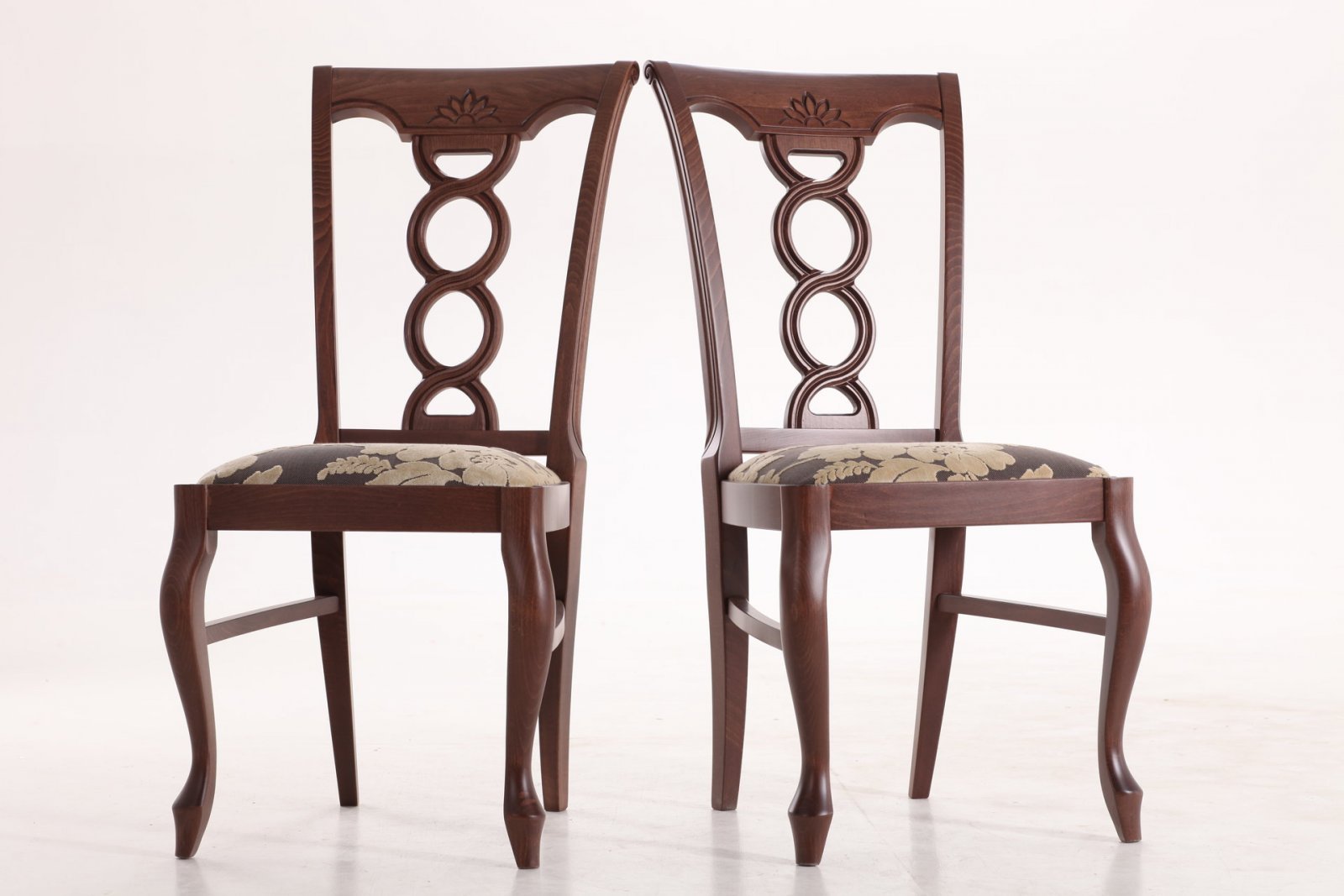 Стулья деревянные